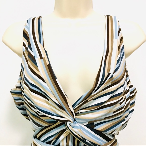 BCBGMaxazria Deep V Sleeveless Top Size Small - Picture 2 of 9